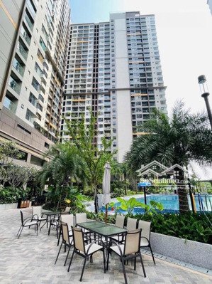 cần bán akari city mặt tiền đại lộ võ văn kiệt, nhà đẹp ở liền, giá chỉ 3,9 tỷ căn 61m2, 2pn