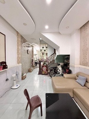 gần nhà ga t3 phan huy ích - ngang khủng 5m - nhà mới 3 tầng - 3 phòng ngủ - ở ngay - hơn 6 ty tl