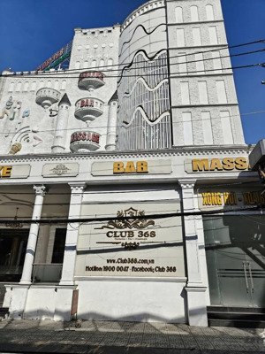 toà nhà 6lầu ngang 25m gồm 34phòng. mt đường 10m cách ql22 50m. sàn 2600m2 giá 68tỷ tl