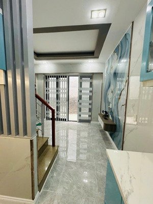 chỉ 3.75tỷ! nhà mới đẹp 3 tầng giáp quận 1, 2pn 2wc, bên cạnh khách sạn winsor - an đông, shr