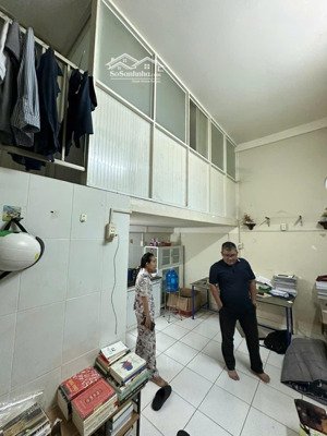 nhà becamex định hòa. lầu 2 sổ hồng 100 triệu. còn góp 20 năm 450 triệu. toàn quốc mua được