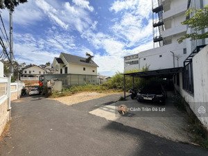 lô đất diện tích lớn, ngay trung tâm đà lạt, cách hồ xuân hương 1km.