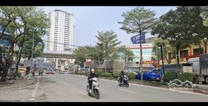 sản phẩm có 102 kđt văn phú - nhà thô - giá đầu tư - sổ nở hậu. dt 240m2; mt 12m; ngay quang trung