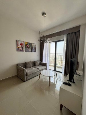 hiếm, trống sẵn 2pn view sông 56m2, nội thất đầy đủ, giá 15 triệu, tại the sun avenue