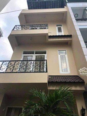 nhà 3 tầng hẻm yersin -căn góc 3 mặt hẻm-gần biển nha trang- full nội thất- giá chỉ 8,7tỷ