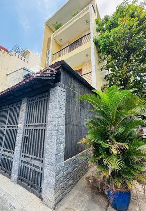 nhà phố góc 2 mặt tiền đường 12m nhánh tô ký, p.trung mỹ tây, 6mx18m, 1 trệt 3 lầu.giá : 10.790 tỷ