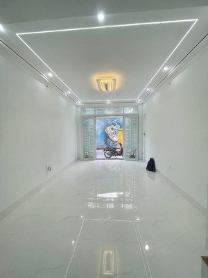 bán gấp nhà mới đẹp ở ngay đường an dương vương, xe hơi ngủ nhà, 42m2, shr, hcđ, chỉ 6.8 tỷ.