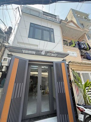 bán nhà lô góc hẻm 5m huỳnh tấn phát quận 7 2pn giá 4.2 tỷ