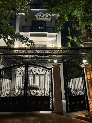 cần bán bt trung văn intracom, tố hữu, dt 145m x 4t,mt 6,2m. giá 41 tỷ. lh: 