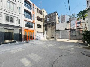 khu dân trí cao chỉ dành để ở-nhà 5 tầng mới xây-hxh -gần sân bay-bủa vây tiện ích chỉ -10 tê.