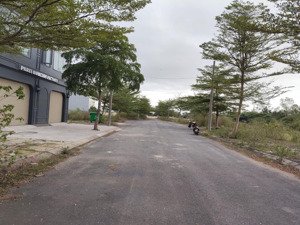 bán đất biển điện ngọc, dt 141m2 ngang 6 m, sát sông gần biển cực thoáng mát, đất sạch hoàn toàn.