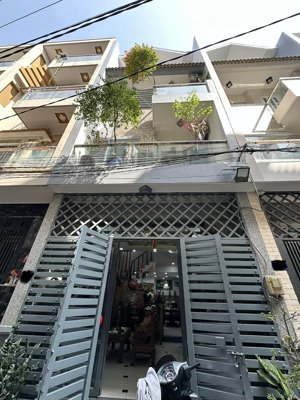 khu víp tên lửa 54 m 4 tầng 4 pn 5 wc phòng thờ giá 7.2 tỷ hẻm chạy mô