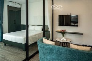 cho thuê căn hộ 45m2 phố nguyễn sơn 1 ngủ 1 khách riêng giá 11 triệu.miễn phí dịch vụ: 