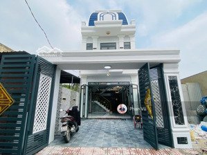 nhà hoàn công, 3 p ngủ, sân xe hơi. mới 100%. đông hòa. 6.2ty. lh: 