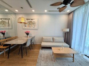 chính chủ bán căn hộ vịnh vàng ba son 2pn 69m² view landmark 81, sổ hồng, giá 15 tỷ