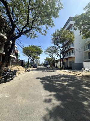 cần bán nhanh lô đất đẹp võ văn đặng - đường 10,5m - gần kđt fpt - dt : 110 m2 - giá tốt