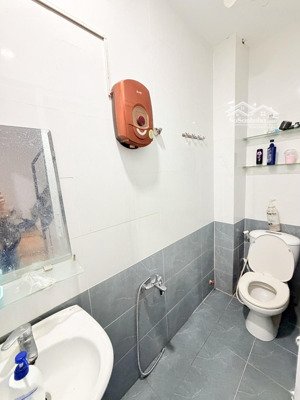 nhà hẻm ô tô tô hiến thành, q10, cần ra trước tết, 4 tầng, 3 phòng ngủ, nhỉnh 5tỷ