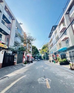 bán nhà 4 tầng mới ở ngay mt đường khu tên lửa dt 80m2