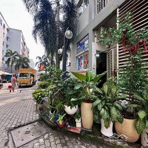 cần bán căn hộ chung cư ehome 4 dưới trệt nhận nhà ngay khi ký mua bán chỉ 1.320 bớt lộc.