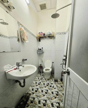 nhà đẹp*,bờ bao,tân thắng , tân phú.diện tích 59 m2. giá 6.9i _ ngang 4x 15 m .ô tô ngủ trong nhà.