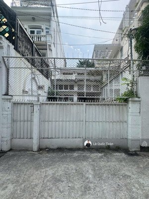 giảm mạnh 15 tỷ! nhà 2 mặt trước sau, hxh võ thị sáu, q1. nh 8x33m - 210.6m2, 2 tầng cũ chỉ 40 tỷ