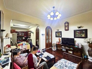 trần quốc hoàn - ngõ thông - gần phố - ô tô tránh - 60m x 5t, mt 5m - giá 23,5 tỷ