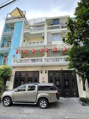 bán nhà mtkd kdc tên lửa đs 30.nhà xây kiên cố.dt 9x20 3,5 tấm. 5pn, 5wc. giá 27 tỉ thang máy 650kg