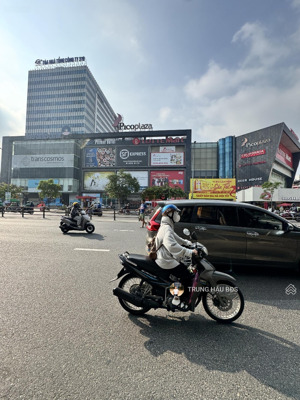 cực sốc giảm 80 tỷ bán gấp nhà mt cộng hoà q. tân bình - dt 30 x 48m - hđt 300 triệu - giá 200 tỷ