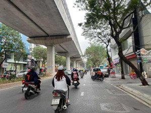 mặt phố xuân thuỷ - cầu giấy - 400m2, 11 tầng - có hoàn công - pccc - doanh thu 1.1 tỷ/ tháng