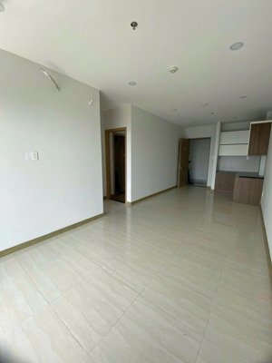 cần bán căn góc 2pn 2wc dt 61m2 bcons ngay làng đại học thủ đức, sổ hồng riêng. giá rẻ