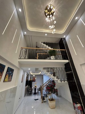 bán nhà mới đầy đủ nội thất tl16 xe hơi vào nhà