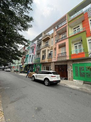 nhà đang có thu nhập 20tr/tháng quận 8, 11tỷ880 (nắm chủ) nhà mặt tiền đường bông sao