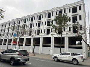 cần bán gấp nhà mp lý thánh tông dtich 94,5m /2 mt 5m xây 6 tầng kinh doanh tốt , sổ đỏ giá đầu tư