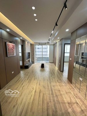 bán nhà phân lô nguỵ như kon tum, thanh xuân. 32m2 x 6 tầng, mt 5.5m giá 17.8 tỷ 