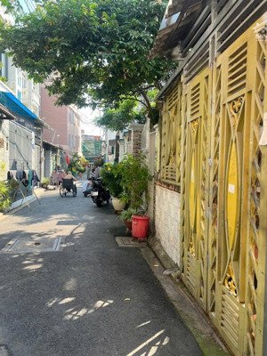 bán căn nhà shr 76m2 ngay thới an 15 thới an giá nhỉnh 4tỷ thôi