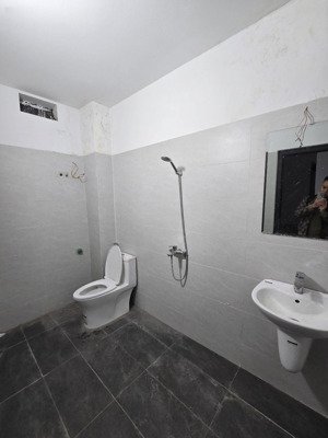 cho thuê nguyên 2 tầng làm homestay/serviced apartment gần hồ tây (yên phụ/nghi tàm) lối đi riêng