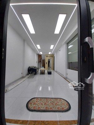 hoa hậu phố thịnh liệt - vỉa hè - kinh doanh sầm uất - full nội thất cao cấp - thang máy xịn