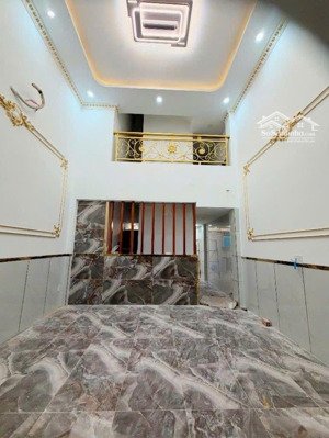 shr hcđ- 8,6 tỷ - nhà mới xây hoàn thiện - vị trí đẹp - kinh doanh ngon - ngang 4.3m - thang máy