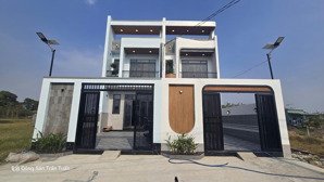 siêu phẩm chân dài lập vườn 5x30 ngay ngã 3 mỹ hạnh, nhà đẹp vị trí đẹp, sân vườn thông thoáng