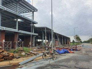 lô 126m2 khu dvhh vsip quảng ngãi, sở hữu đất mt đường rộng 25m, cạnh công viên, 19tr/m2. hướng tây