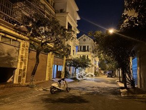 mảnh đất duy nhất chưa xây dựng - toạ lạc tại lk3 đô thị damsan