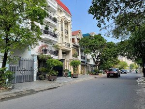 tôi cần bán nhà trước tết mặt tiền đường thân văn nhiếp diện tích 119m2(7x17), 3 tầng, bán 25.5 tỉ