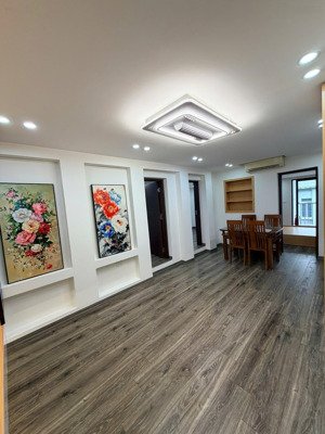 chính chủ bán căn tập thể tầng 4 phố lương định của 80 m 3 ngủ chỉ 4,6 tỷ