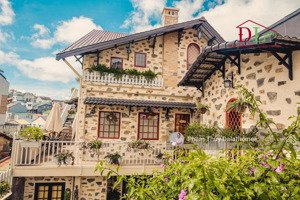 biệt thự hoa đá mặt tiền huyền trân công chúa kiến trúc độc đáo và xinh xắn tại đà lạt