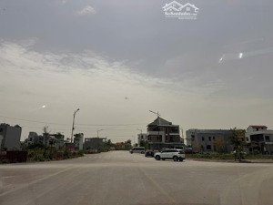 bán duy nhất 1 lô biệt thự khu c 200 m2. thuộc khu c tái định cư bắc sông cấm