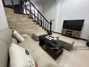 bán nhà la thành, p giảng võ, ngõ thông sát phố, 2 thoáng, móng 7 tầng, thang máy, gần đh gtvt 50m2