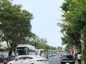 hàng hiếm --phan tứ 280m2 ngay sát biển