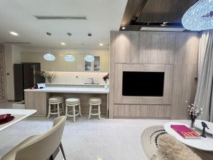 bán cc đẹp xuất sắc tại vinhomes central park, 7,5 tỷ, 82m2, 2pn, 2wc