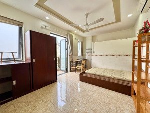 cho thuê căn hộ studio bancol rộng 30m2, thang máy, full nội thất, 3ng3xe, ngay bờ kè hoàng sa q3