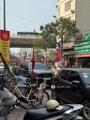 mặt phố hai bà trưng - 17m - đường 21m - giá 9.xty ( thương lượng 